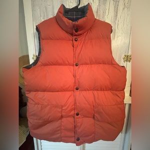 Men’s GRAYERS Reversible Down and Feather Vest. Orange and plaid. Size Medium.